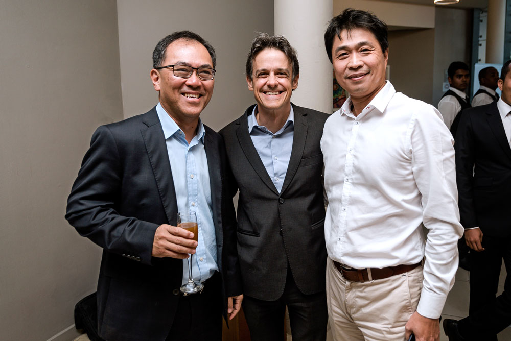 John Chung, Managing Partner chez KPMG, Louis Rivalland, Group Chief Executive de Swan Group, et Danny Fon Sing, Executive Director de MaxCity Capital.