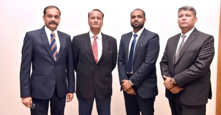 Le premier board des commissaires de la HRD de Wayne Wood est composé  de Subramaniyam Mahender, Riyaz Khan, Deanthan Moodley et Sanjeev Thakan.