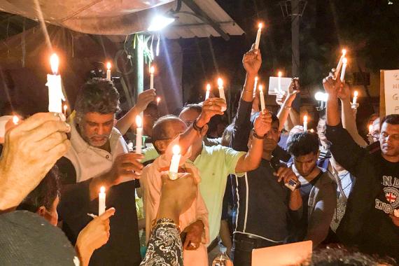 Les grévistes ainsi que les nombreux sympathisants à leur cause étaient présents pour le candlelight.