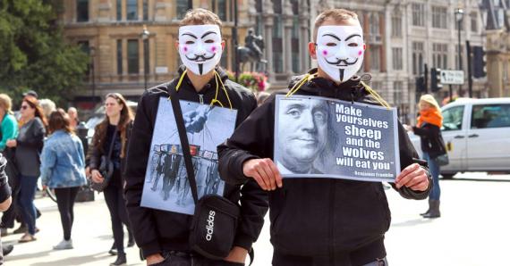 Des mouvements anti-masque ont manifesté dans plusieurs villes d'Europe.