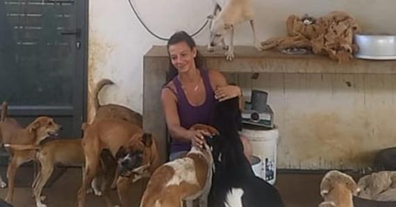 Cindy Eschylle, fondatrice et vice-présidente de l’association Indie’s World qui vient en aide aux chiens maltraités, abandonnés et errants.