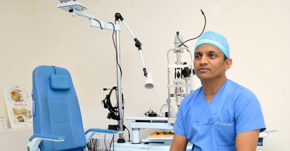 Le Dr Veereshappa Akki explique les multiples bienfaits de ces lentilles de contact permanentes.