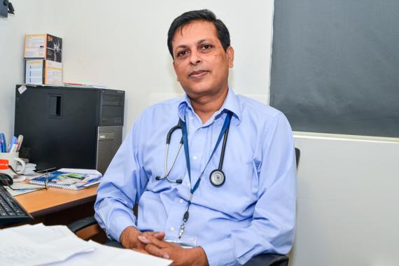 Le Dr Jai Kant Mishra, consultant en médecine interne.