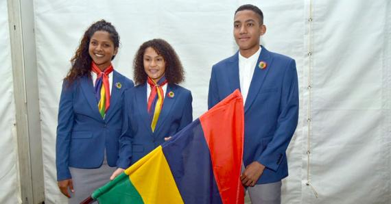 Jessika Rosun, Noémi Alphonse et Alexandre Bongout ont présenté  les tenues officielles de la délégation.