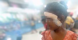 La fillette, qui a reçu des coups au visage et à la tête, est toujours hospitalisée.