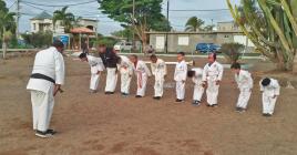 Même en l’absence d’un local, les jeunes restent tout aussi dévoués à la pratique de leur art martial. 