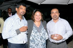Melvin Ramasawmy, Client Accountant du Trident Trust, Julie Peres, Business Support Officer d’ACCA Mauritius, et Dylan Sooben, Chief Operating Officer d’Utilis Corporate Services Limited. 