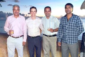 Louis Rivalland, Group Chief Executive, Swan Group, en compagnie de  Kishore Chundunsing, Roshan Punchum et Vikash Dya, agents du Swan Group.