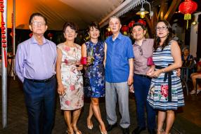 Serge Chung Chee Chong, son épouse Lucie et sa fille Anie de Serge Dental, avec Charles Ng, directeur d’Atom Travel, Tony Chung et son épouse Corrine de Serge Dental.