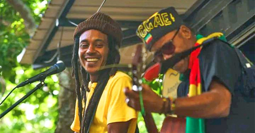 Pour la dépénalisations/légalisation du gandia : Azaria Topize, fils de ...